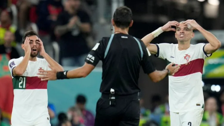 Pepe and Bruno Fernandes blaming referee for Portugal's loss